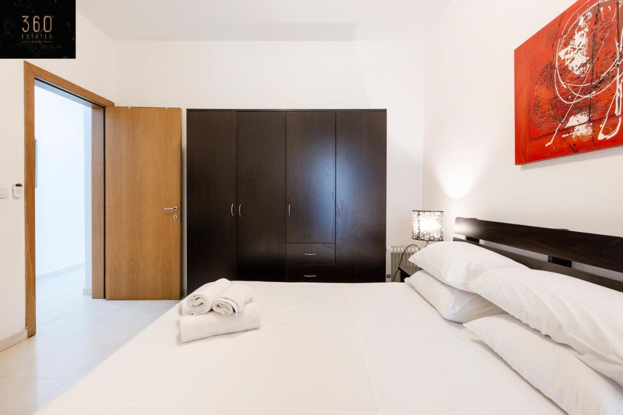 Centre Paceville Apt With Terrace, Bbq & Wifi By 360 Estates Saint Julian's Luaran gambar